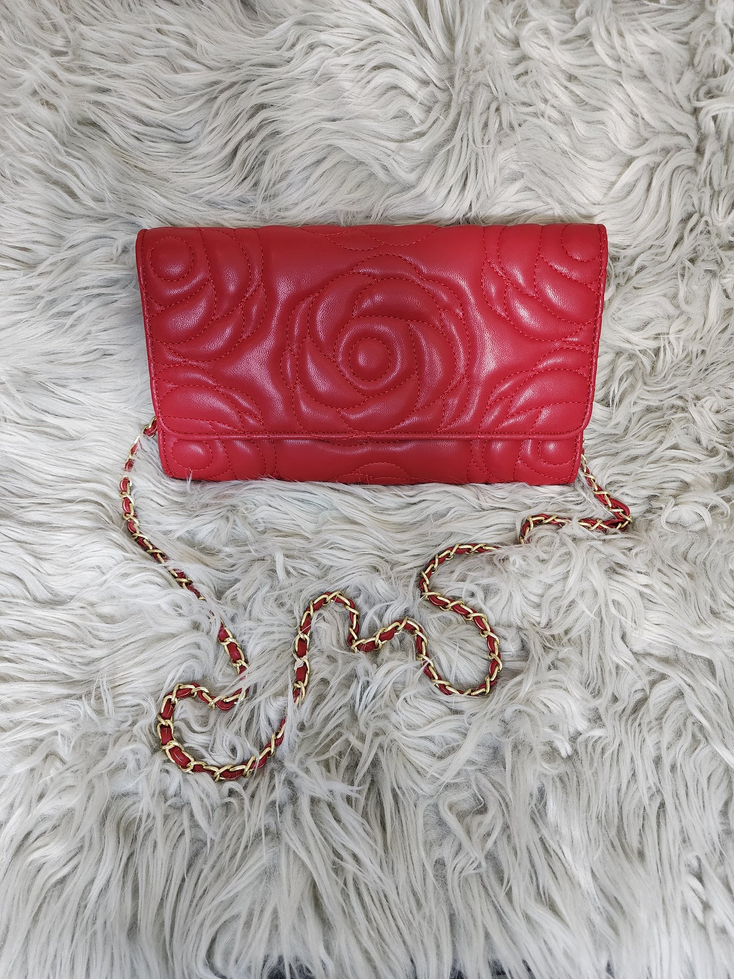 Red Rose Crossbody